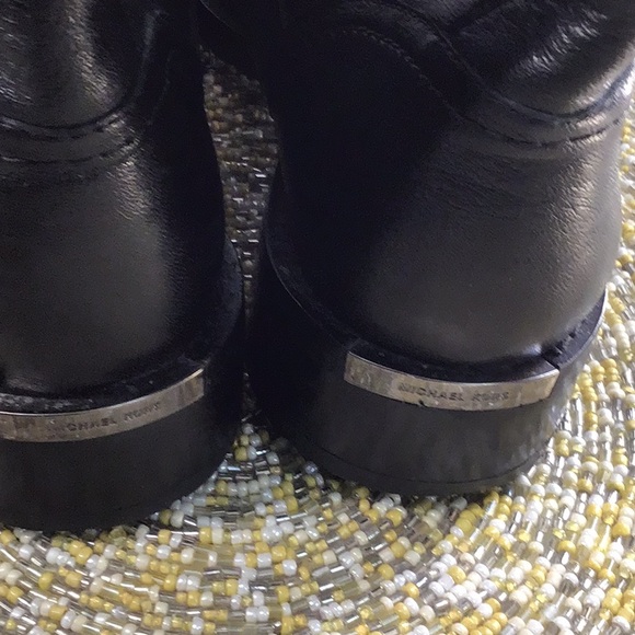 Michael Kors size 9 Black 3/4” Boots. Pull on - Picture 3 of 6